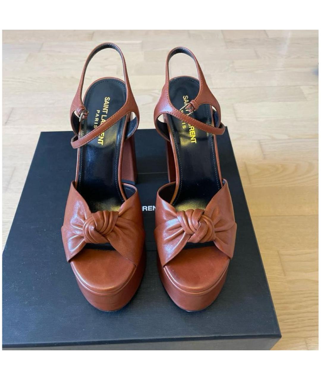 SAINT LAURENT Коричневые кожаные босоножки, фото 4