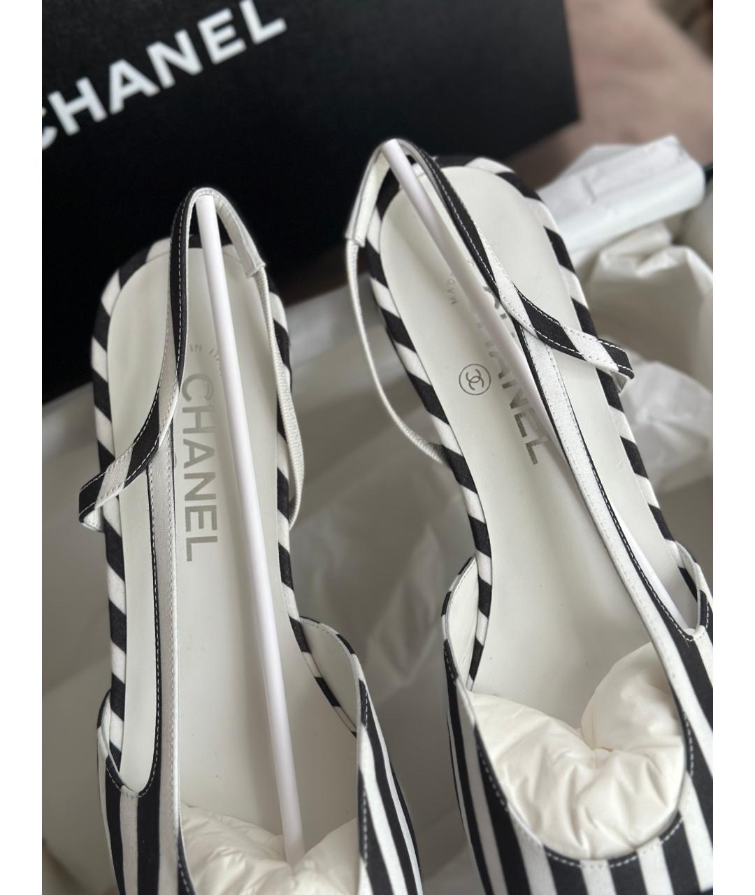 CHANEL PRE-OWNED Белые текстильные лодочки на низком каблуке, фото 5