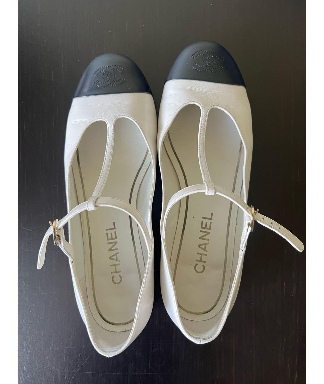 CHANEL PRE-OWNED Белые кожаные туфли, фото 3