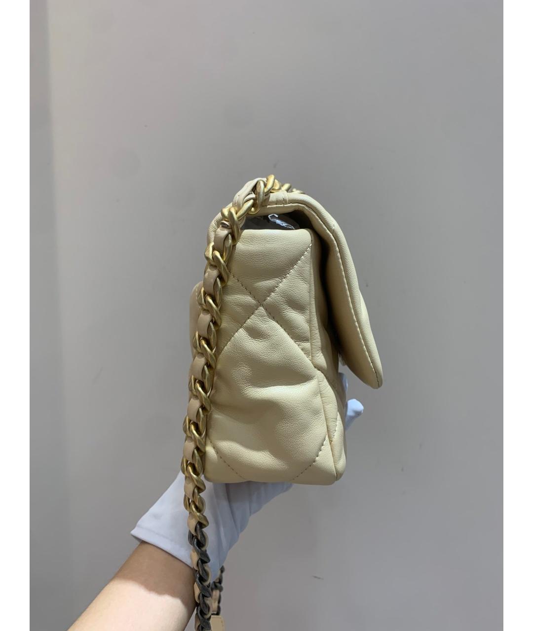 CHANEL PRE-OWNED Бежевая кожаная сумка через плечо, фото 5