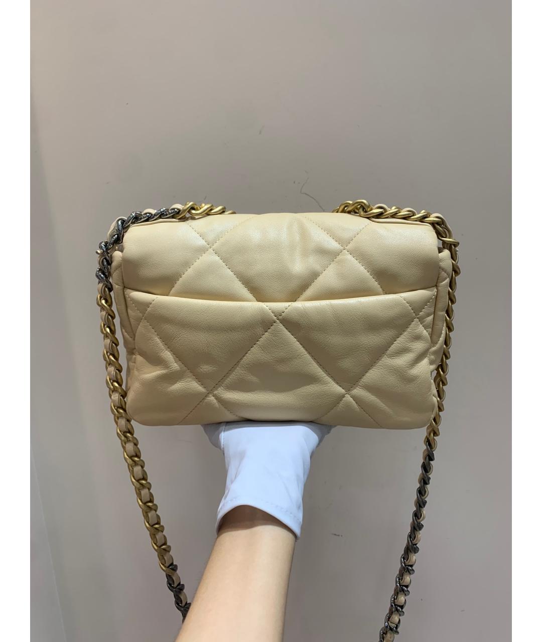 CHANEL PRE-OWNED Бежевая кожаная сумка через плечо, фото 4