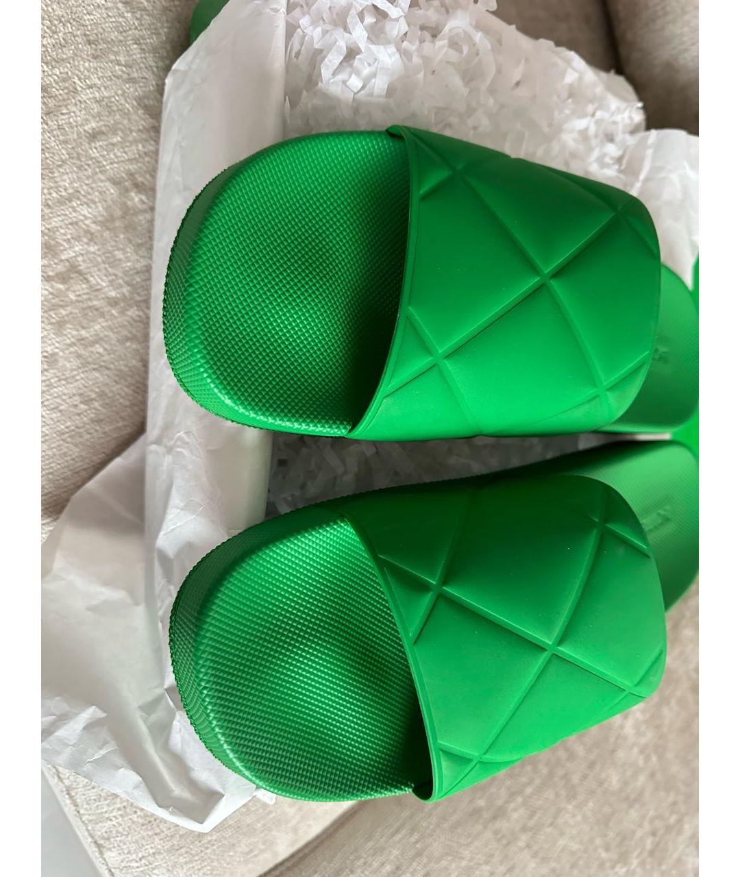 BOTTEGA VENETA Зеленые резиновые шлепанцы, фото 4