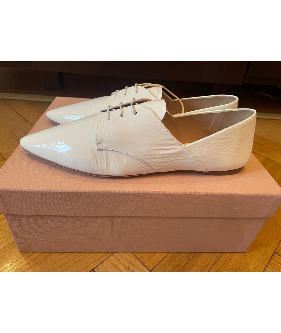 MIU MIU Белые туфли из лакированной кожи, фото 4