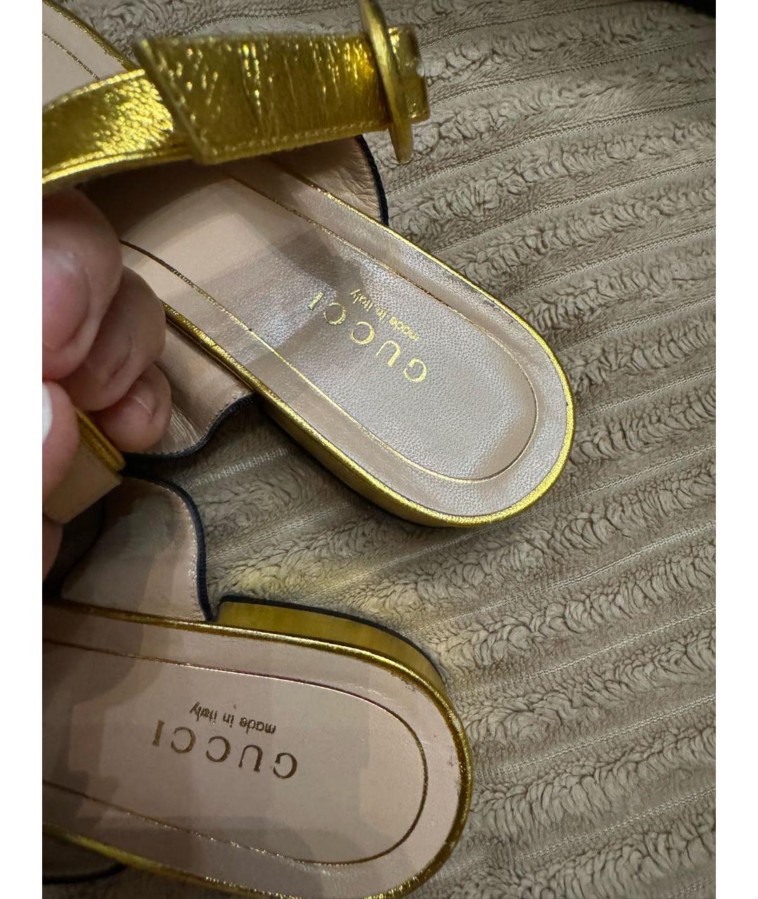 GUCCI Золотые кожаные сандалии, фото 4