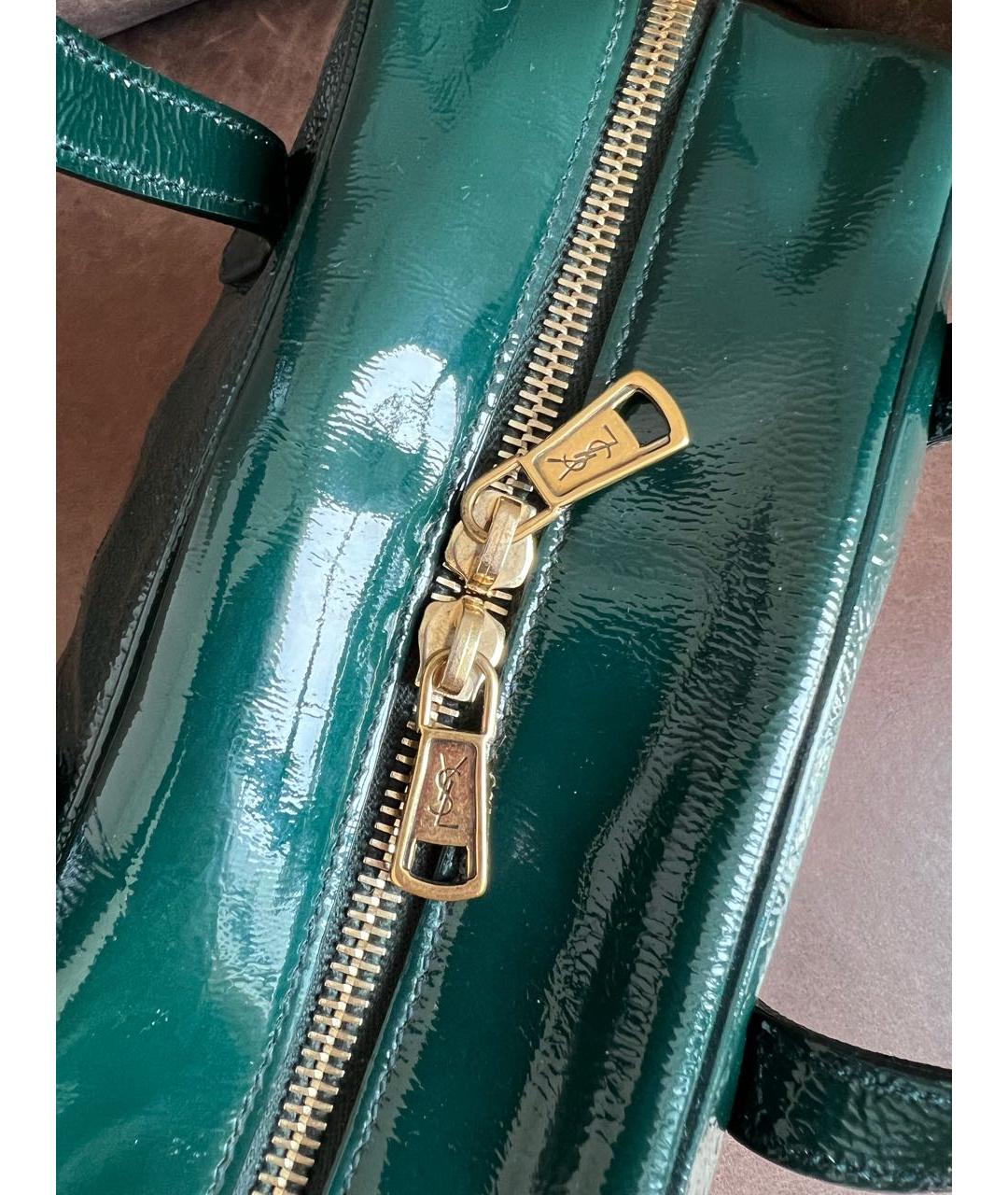 SAINT LAURENT Зеленая сумка с короткими ручками из лакированной кожи, фото 5