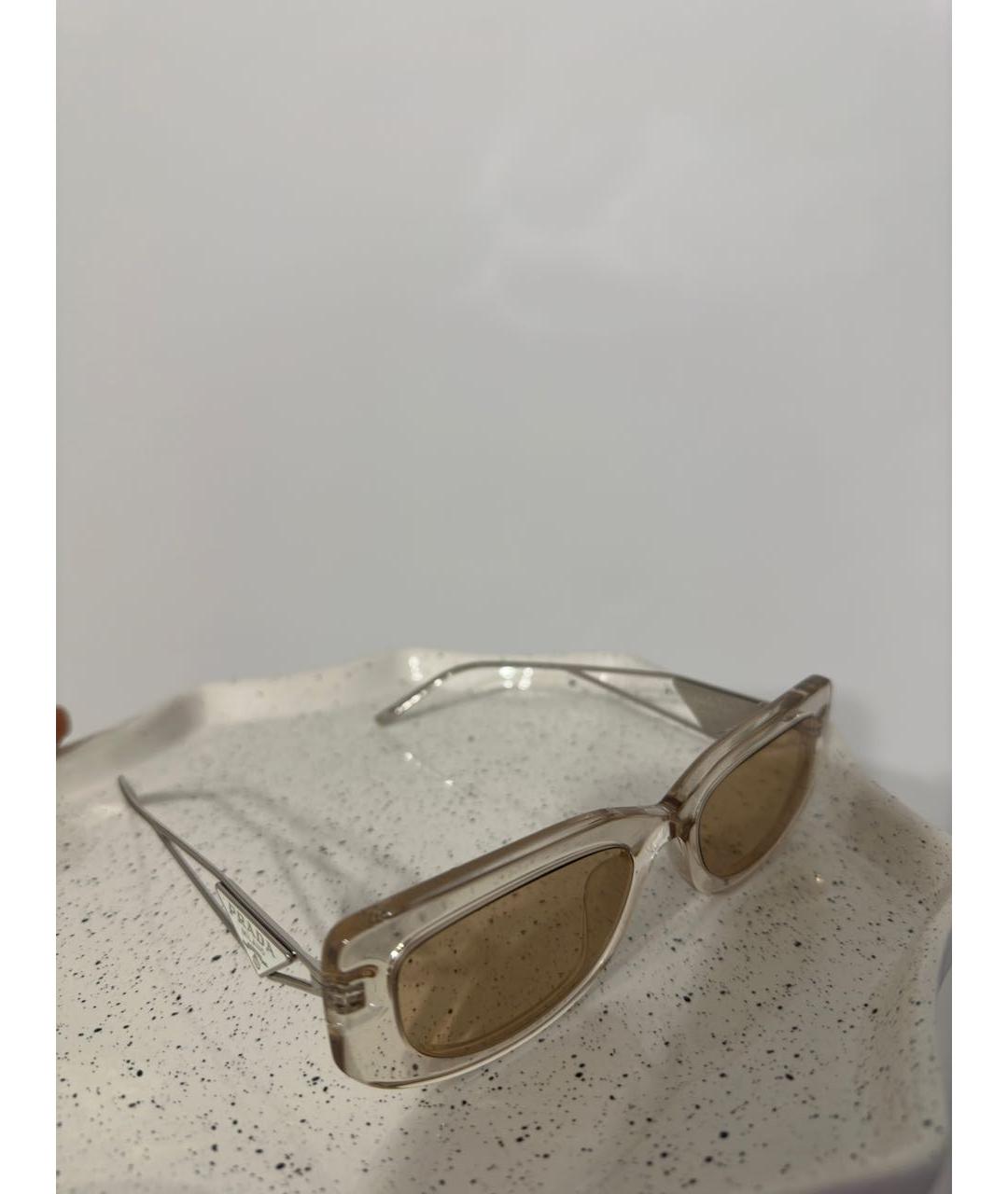 PRADA Бежевые пластиковые солнцезащитные очки, фото 5