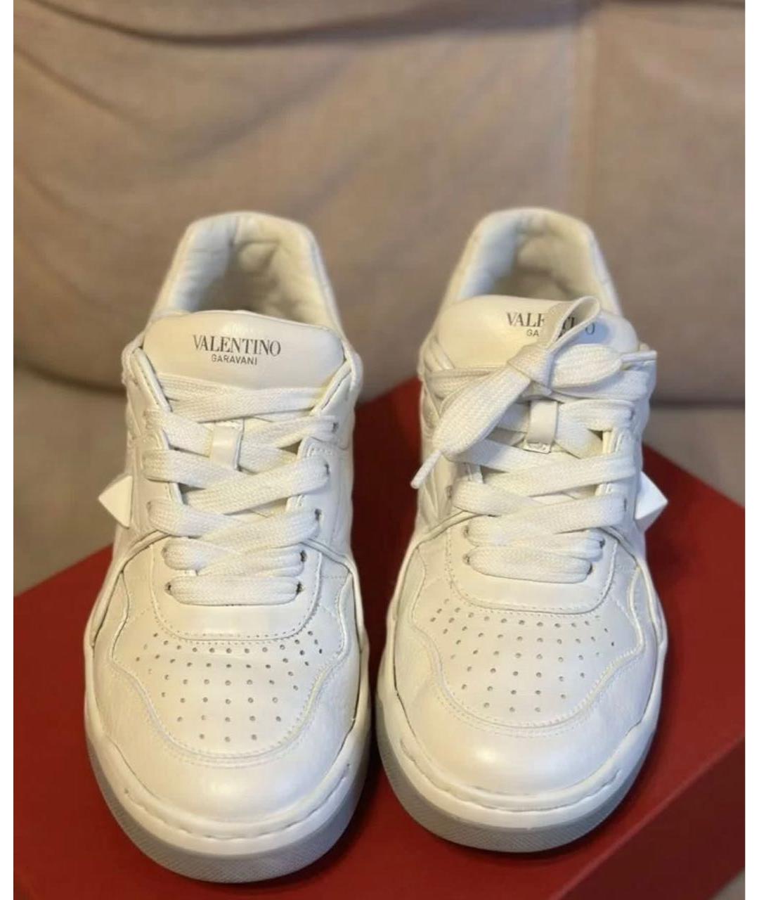 VALENTINO Белые кожаные кроссовки, фото 2