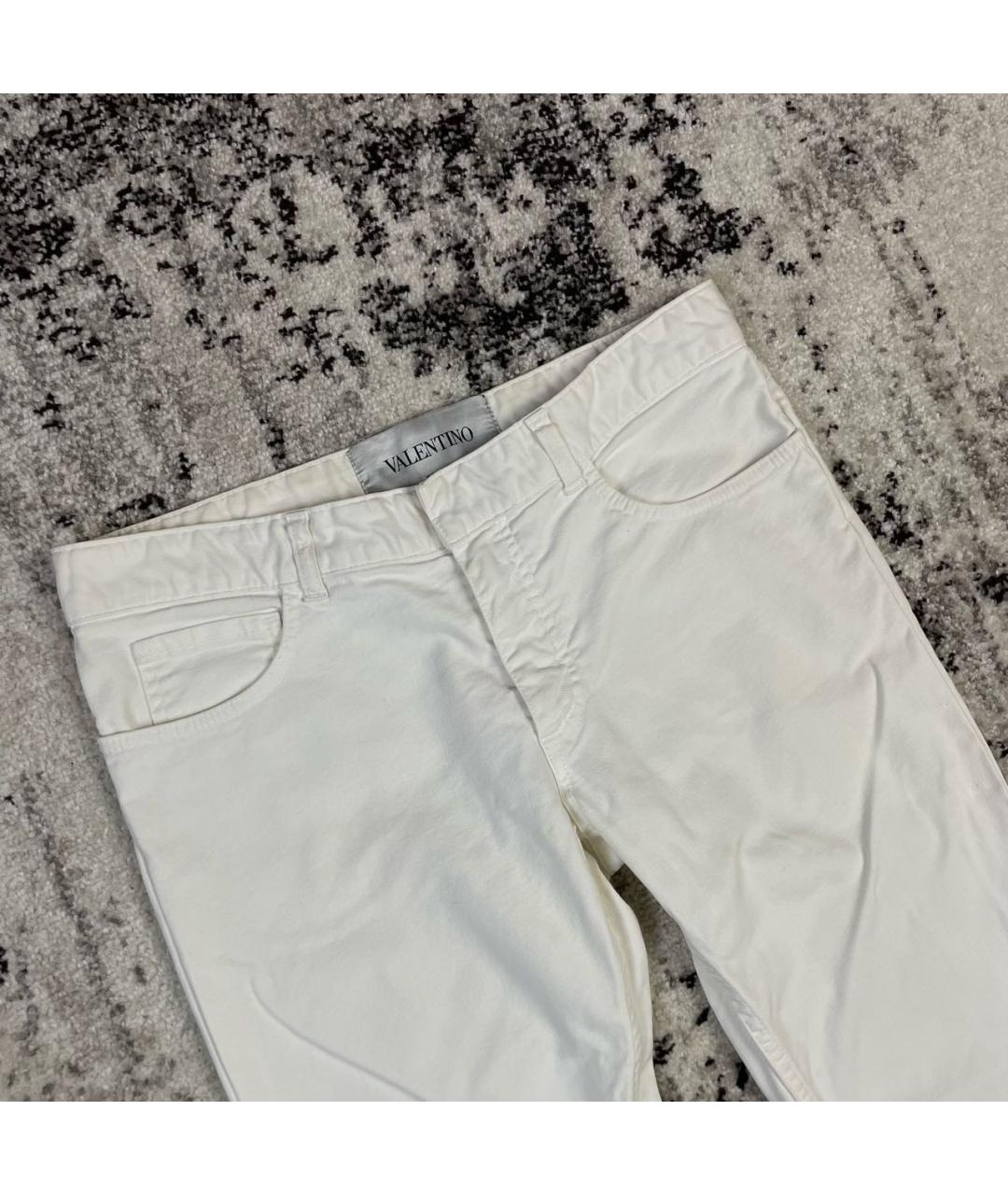 VALENTINO Белые хлопко-эластановые прямые джинсы, фото 2