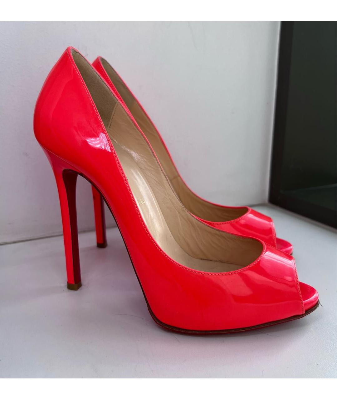 CHRISTIAN LOUBOUTIN Коралловые туфли из лакированной кожи, фото 2