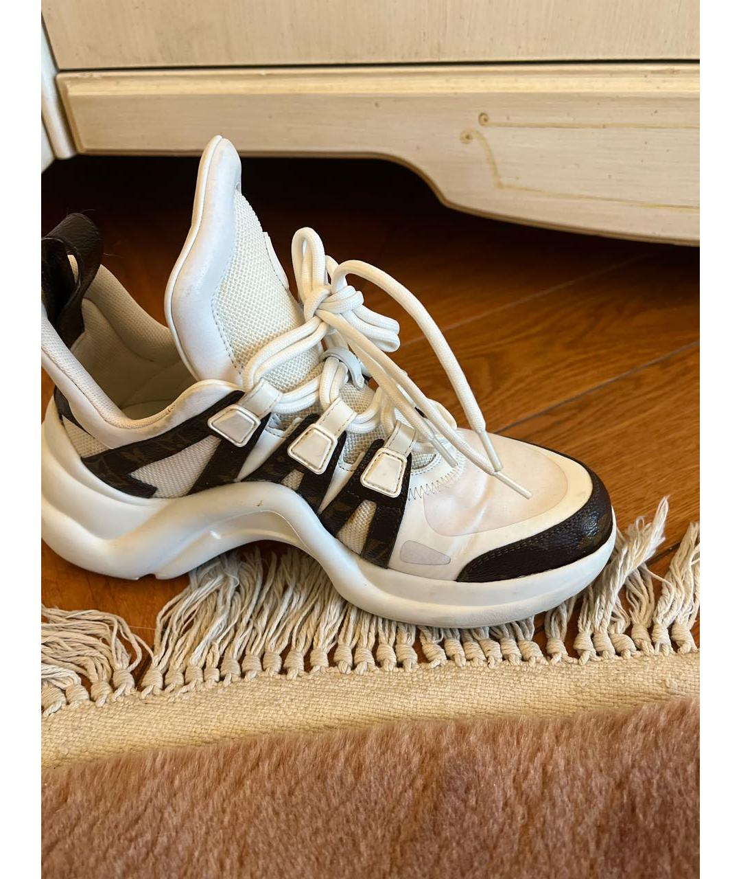 LOUIS VUITTON PRE-OWNED Белые кожаные кроссовки, фото 4