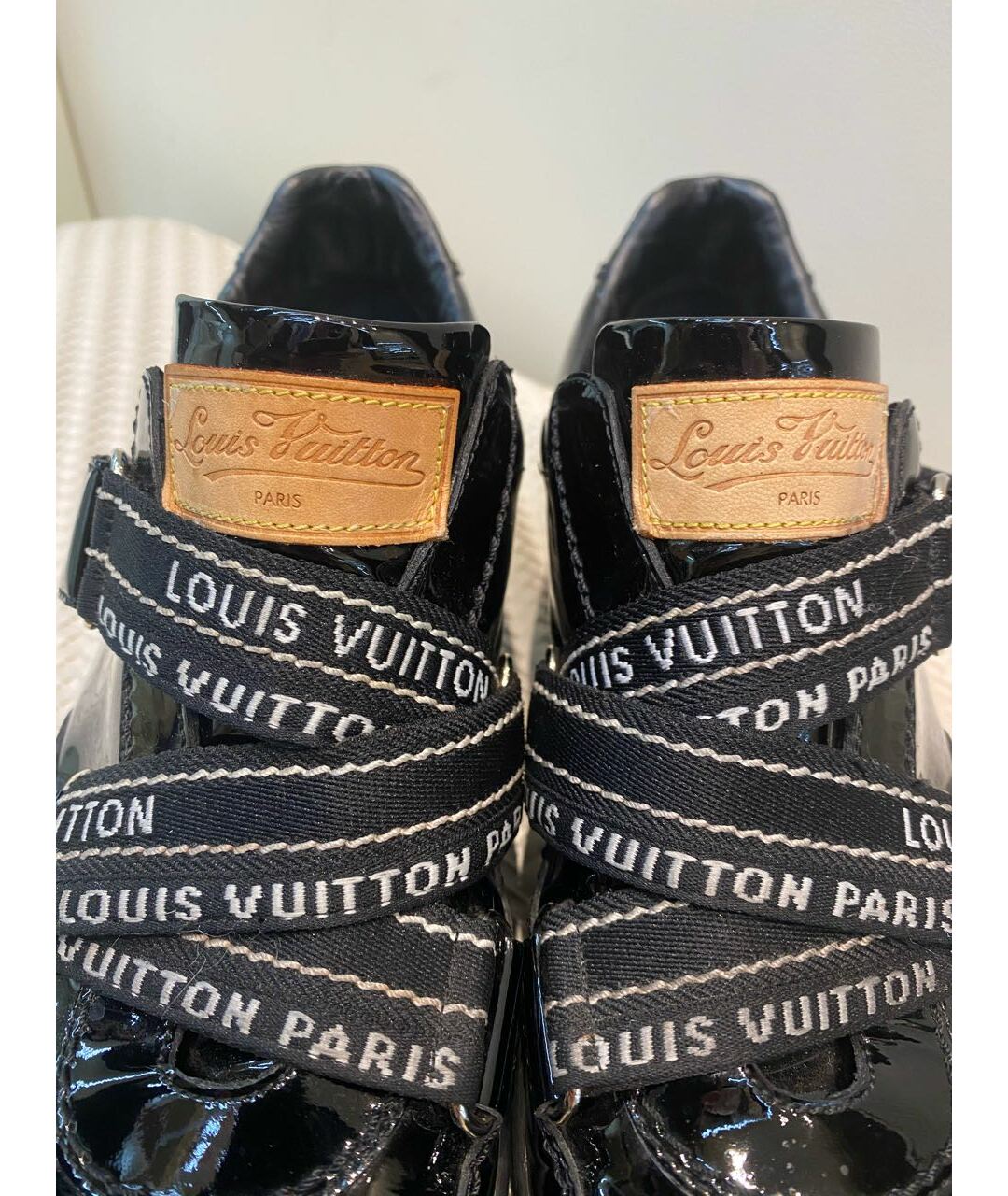 LOUIS VUITTON PRE-OWNED Черные кроссовки из лакированной кожи, фото 3