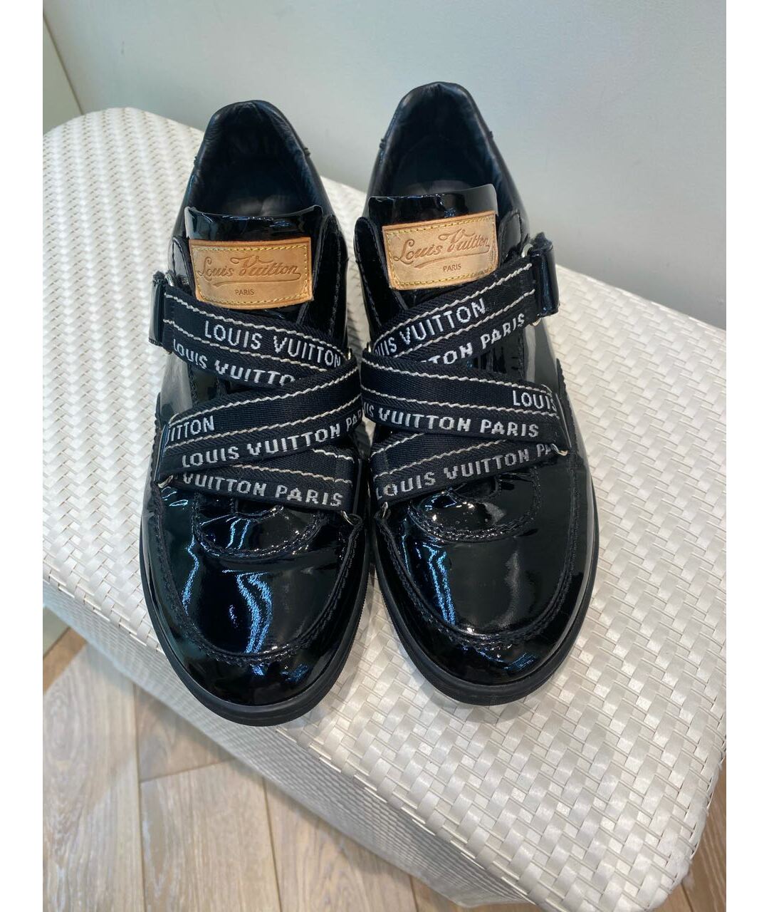 LOUIS VUITTON PRE-OWNED Черные кроссовки из лакированной кожи, фото 2