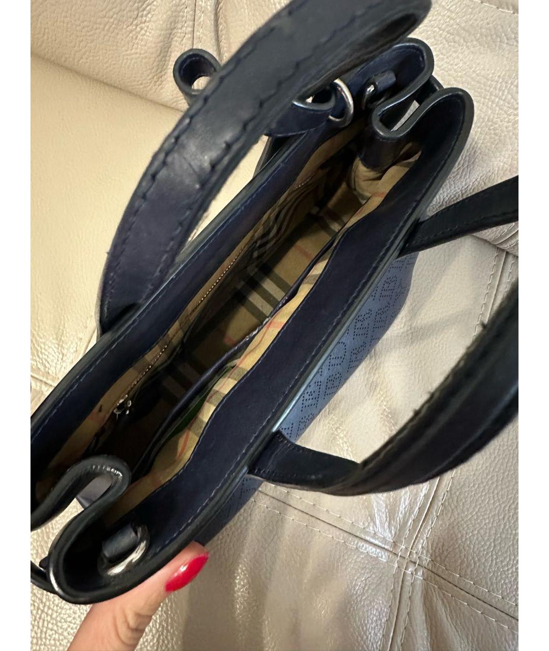 BURBERRY Темно-синяя кожаная сумка с короткими ручками, фото 3