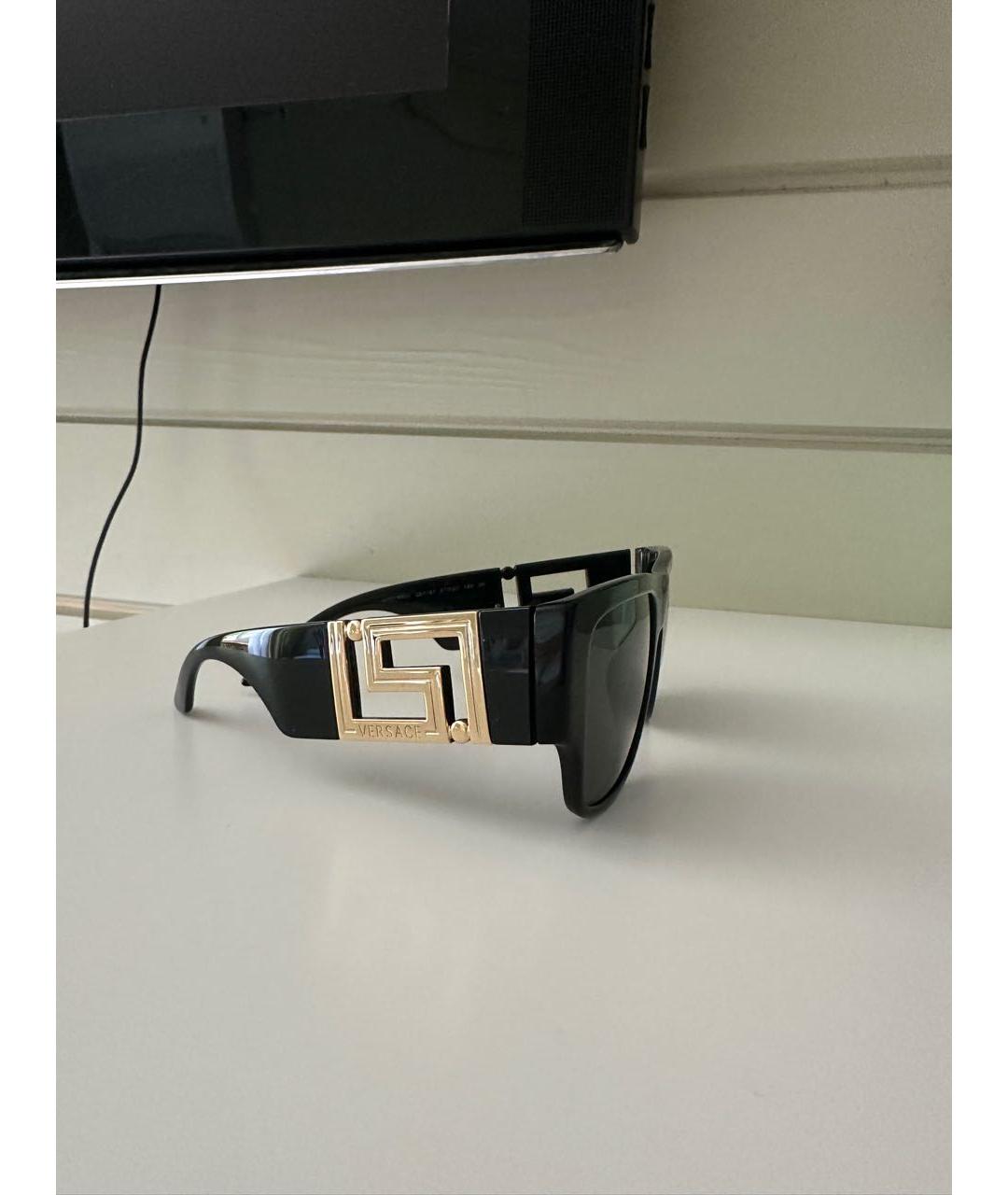 VERSACE Черные пластиковые солнцезащитные очки, фото 3