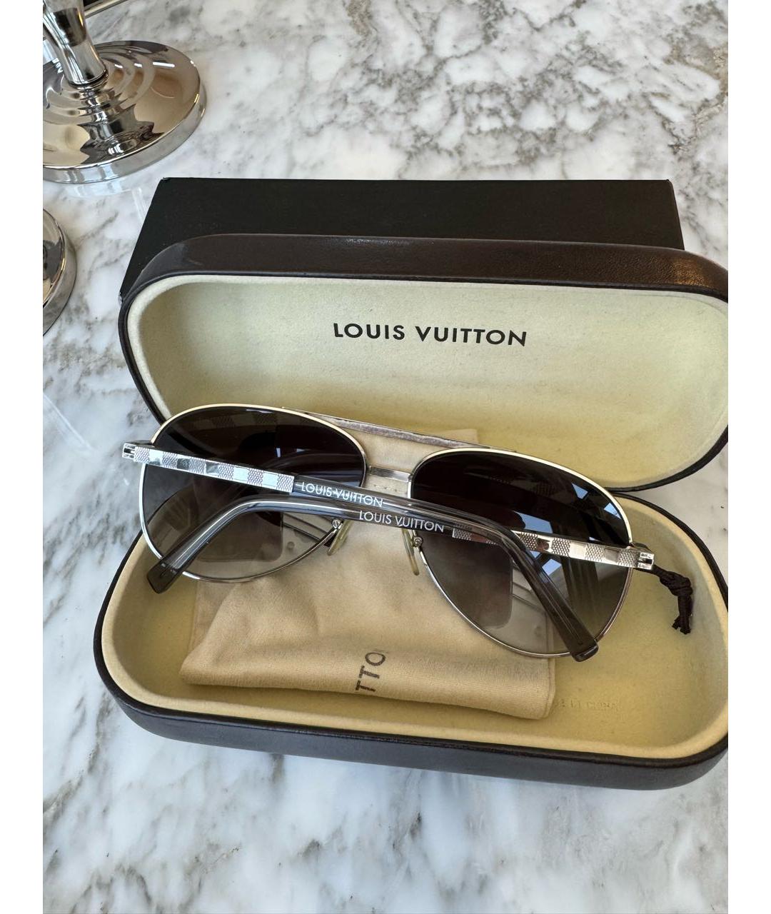 LOUIS VUITTON Антрацитовые пластиковые солнцезащитные очки, фото 2