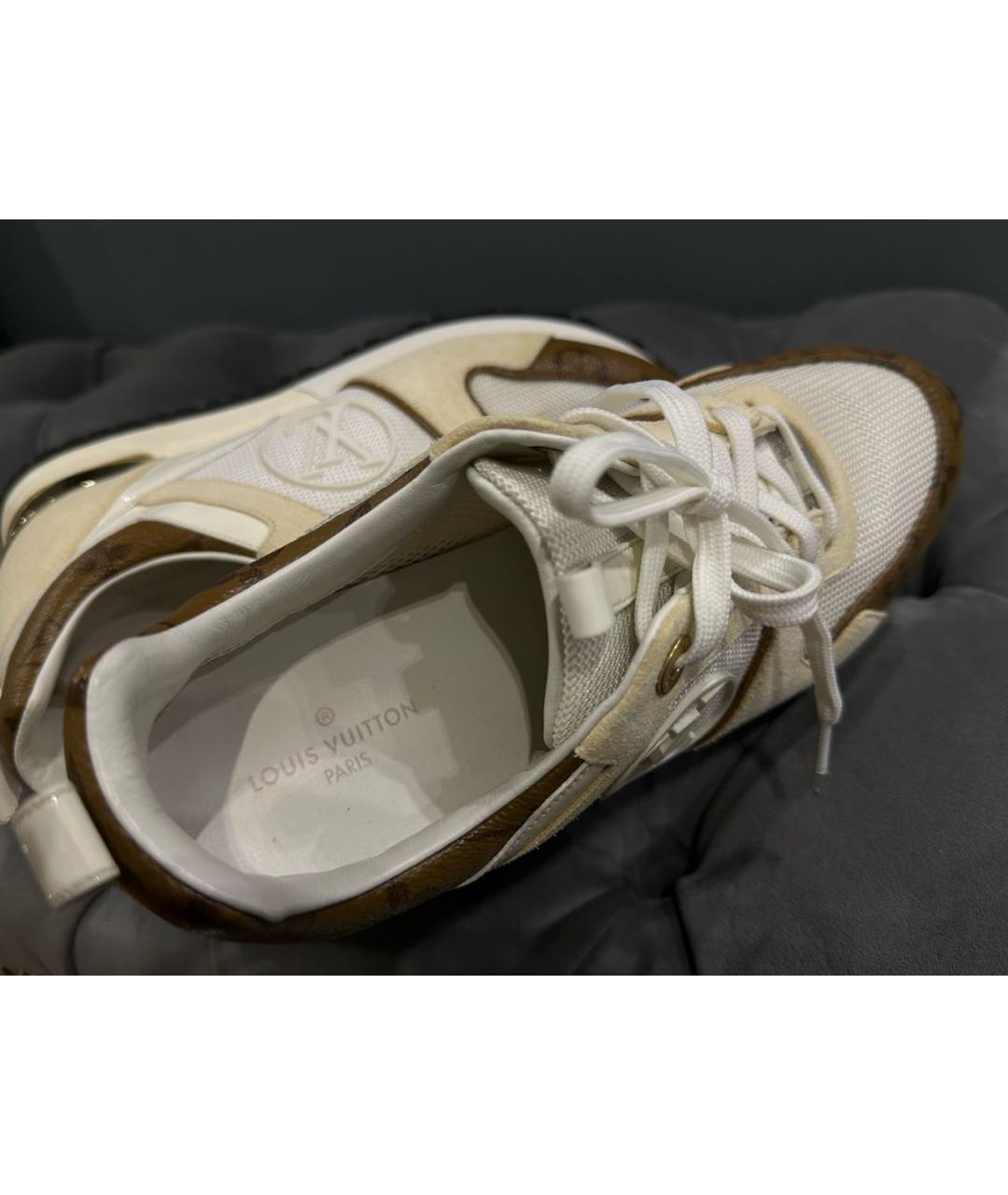LOUIS VUITTON PRE-OWNED Белые замшевые кроссовки, фото 5