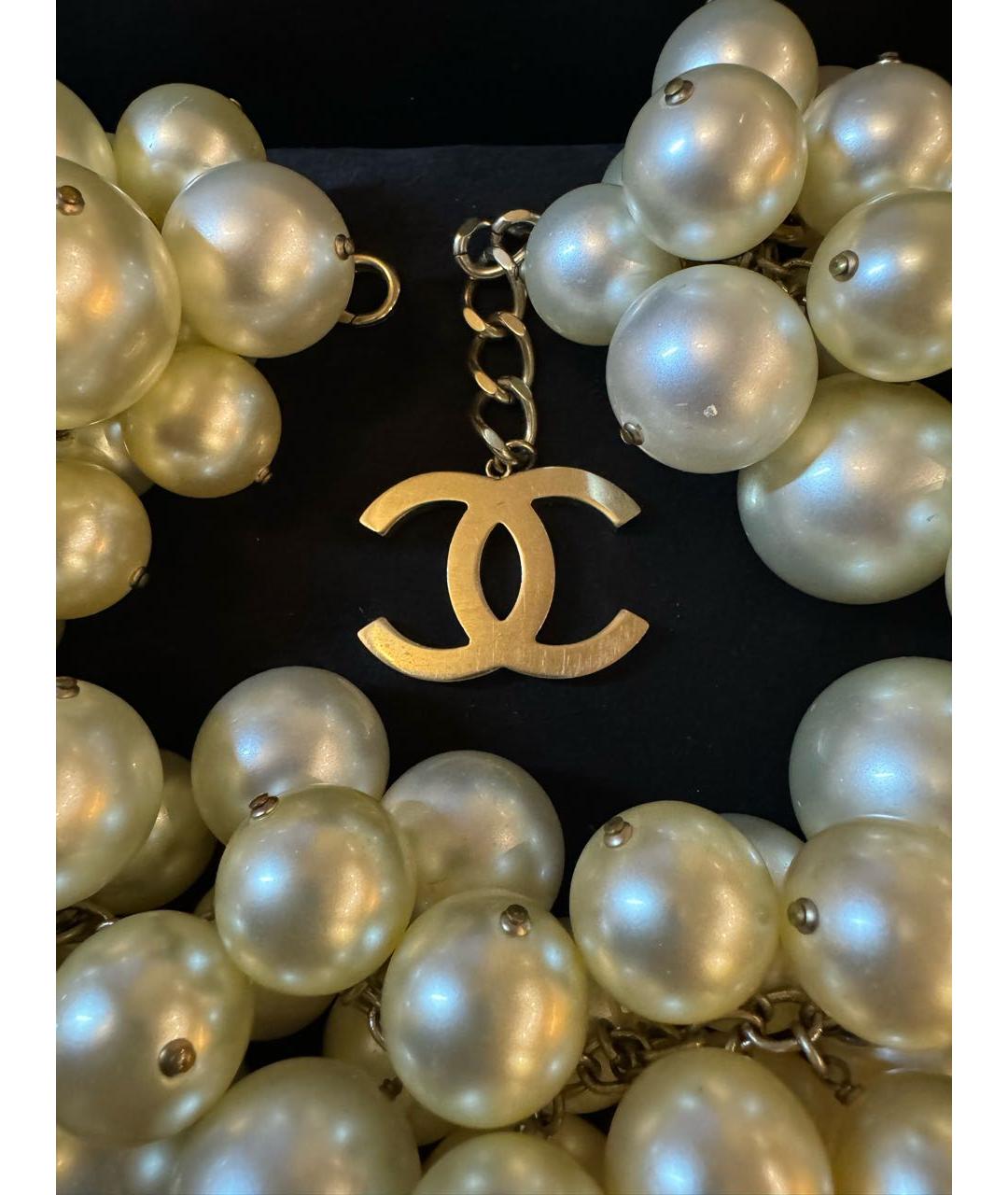 CHANEL PRE-OWNED Белое жемчужное колье, фото 5