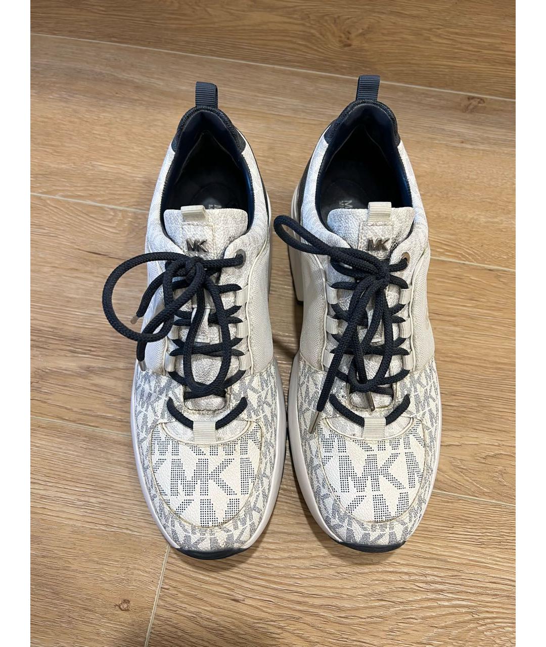 MICHAEL KORS Белые кроссовки из искусственной кожи, фото 2
