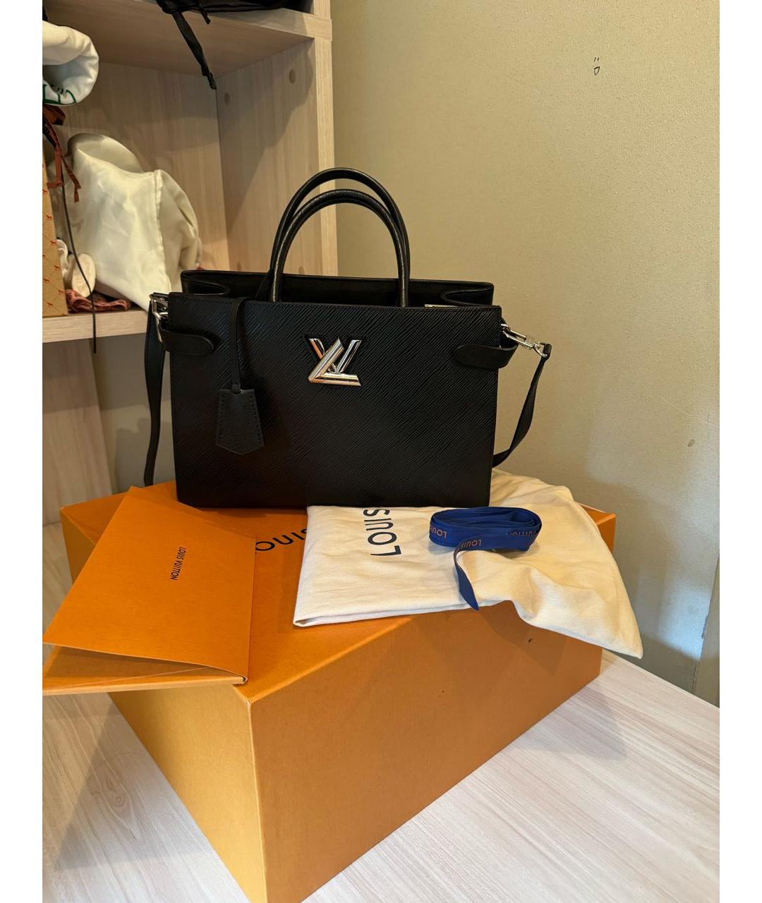 LOUIS VUITTON Черная кожаная сумка с короткими ручками, фото 6