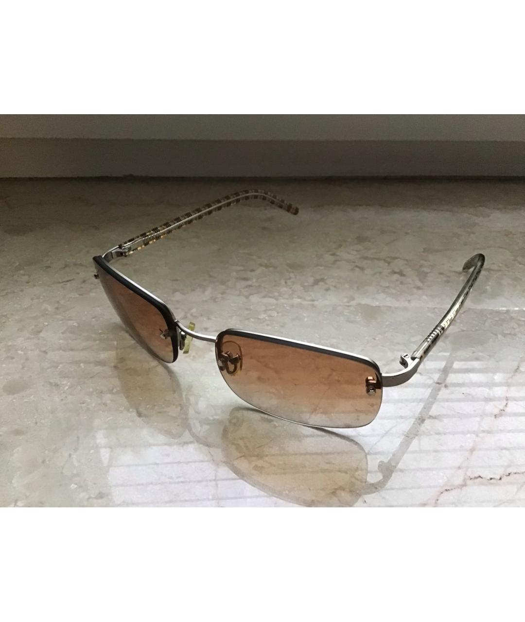BURBERRY Бежевые пластиковые солнцезащитные очки, фото 2