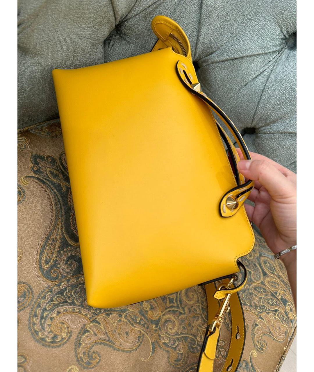 FENDI Желтая кожаная сумка через плечо, фото 4