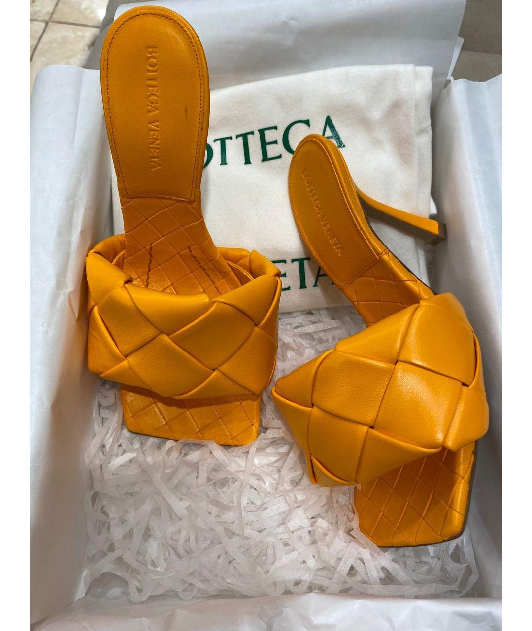 BOTTEGA VENETA Оранжевое кожаные сабо, фото 3