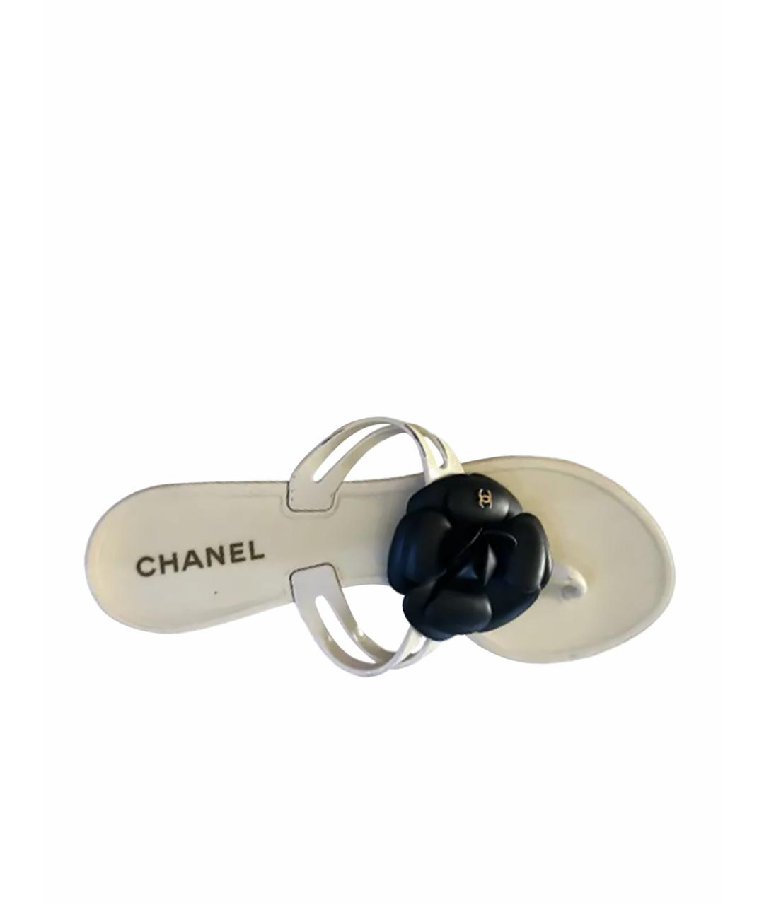 CHANEL PRE-OWNED Белые резиновые шлепанцы, фото 1