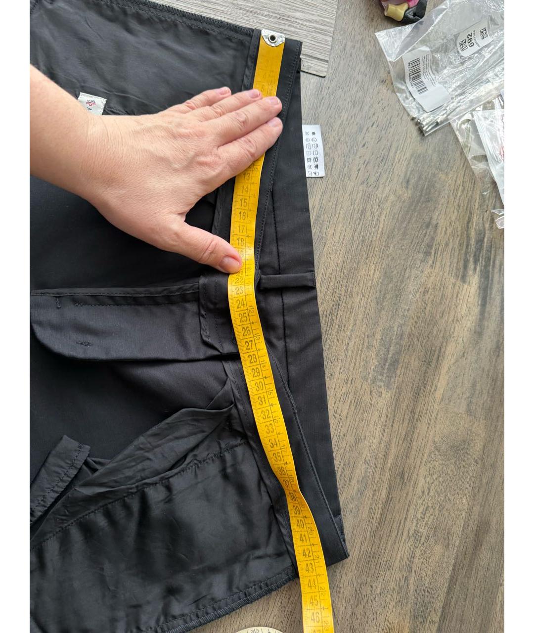 MONCLER Черные хлопко-эластановые прямые брюки, фото 4