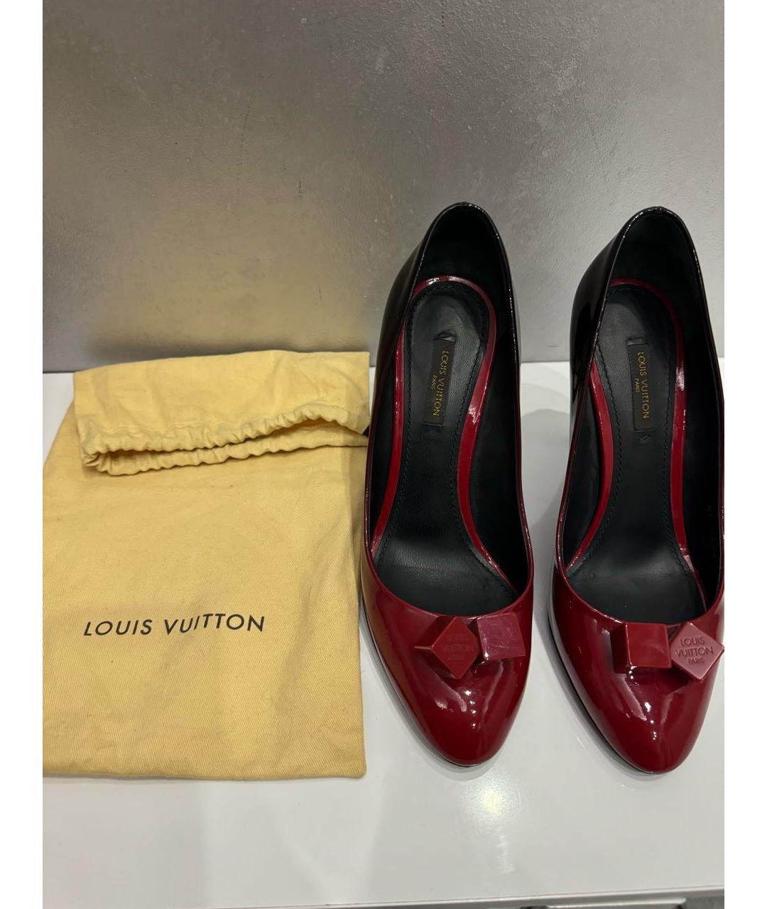 LOUIS VUITTON PRE-OWNED Бордовые туфли из лакированной кожи, фото 8