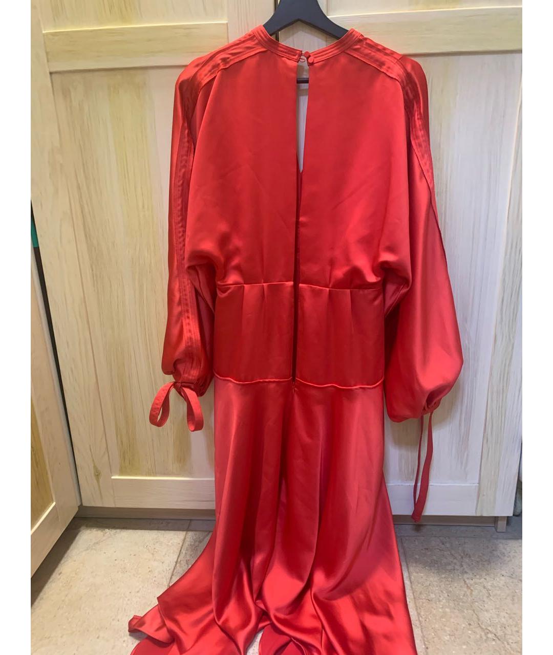 SELF-PORTRAIT Красное атласное коктейльное платье, фото 3