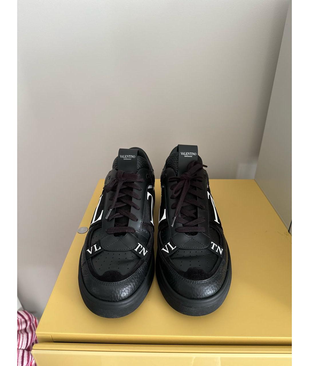 VALENTINO Черные кожаные низкие кроссовки / кеды, фото 2