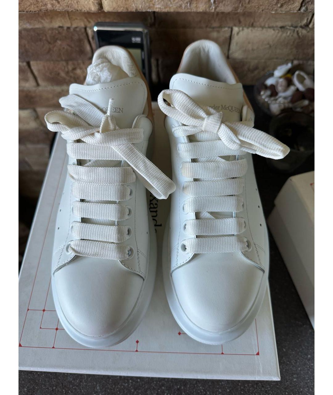ALEXANDER MCQUEEN Белые кожаные кроссовки, фото 2