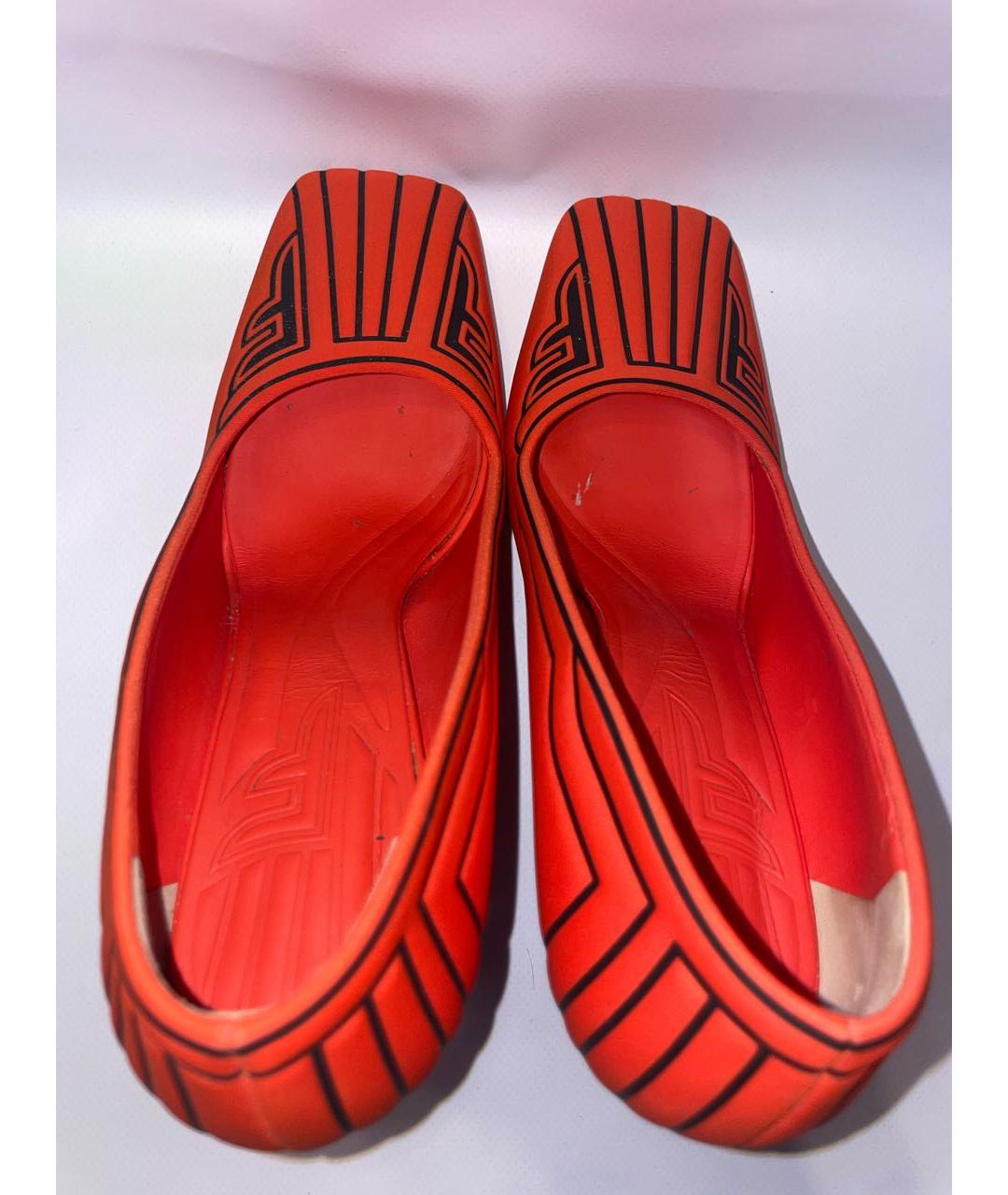 FENDI Оранжевое неопреновые туфли, фото 3