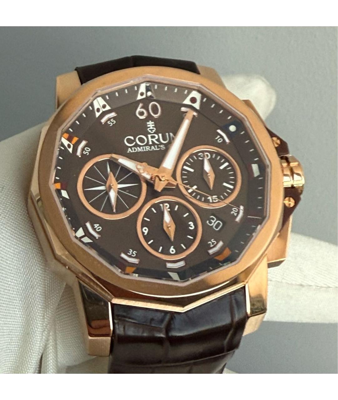 Corum Золотые часы из желтого золота, фото 2