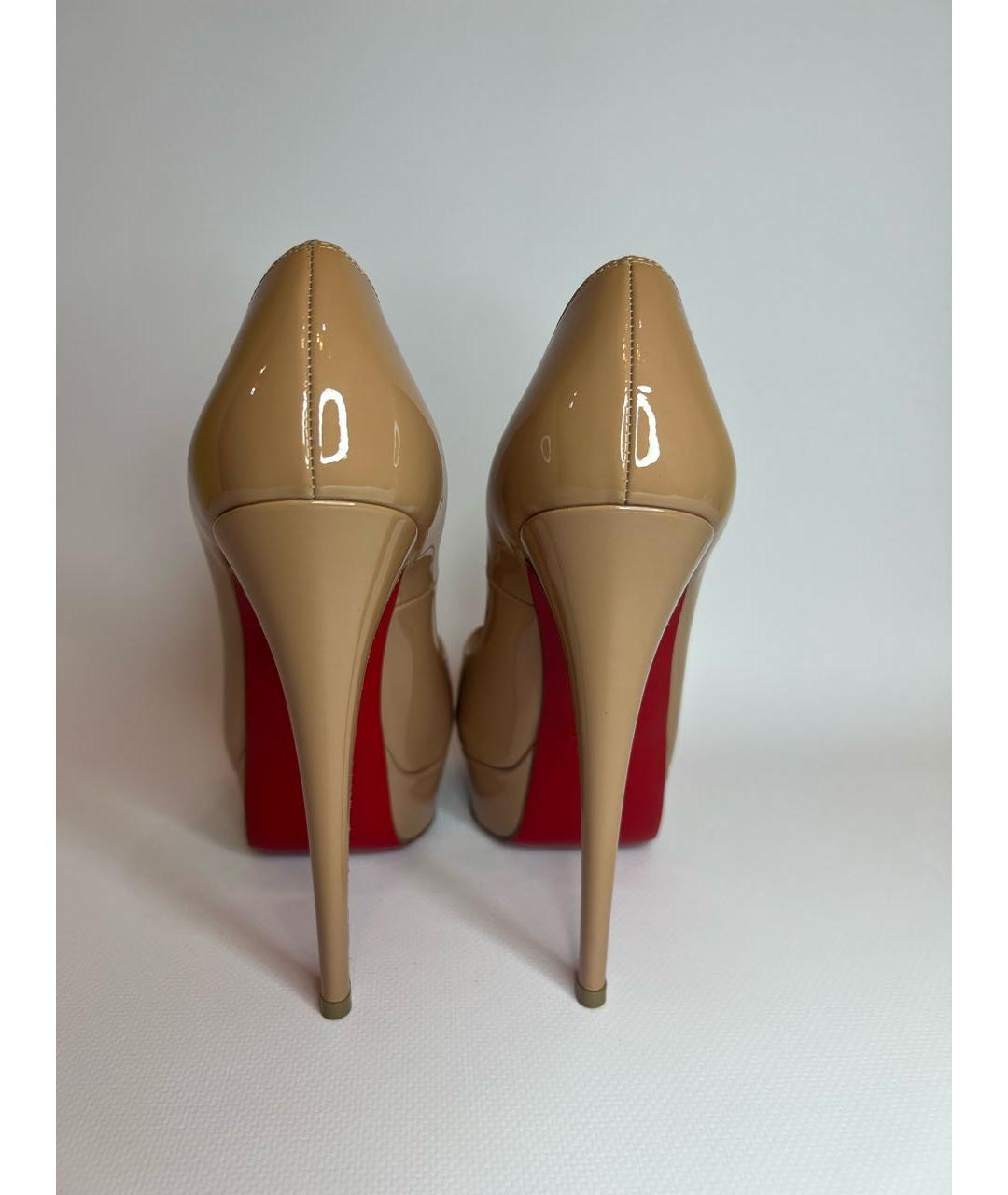 CHRISTIAN LOUBOUTIN Бежевые туфли из лакированной кожи, фото 3