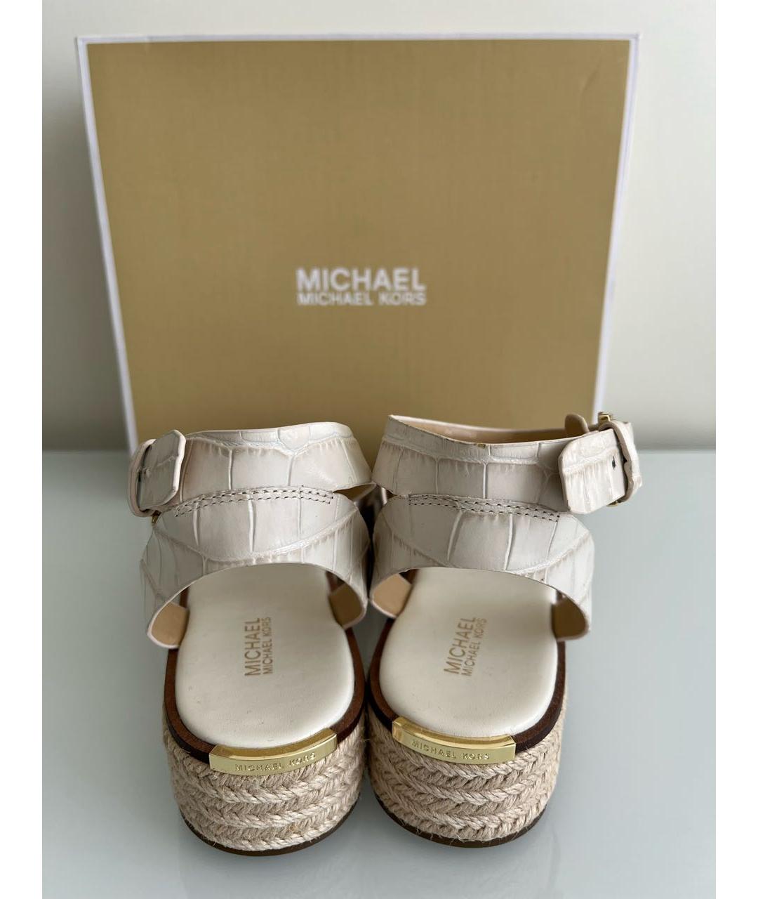 MICHAEL MICHAEL KORS Белые кожаные сандалии, фото 4