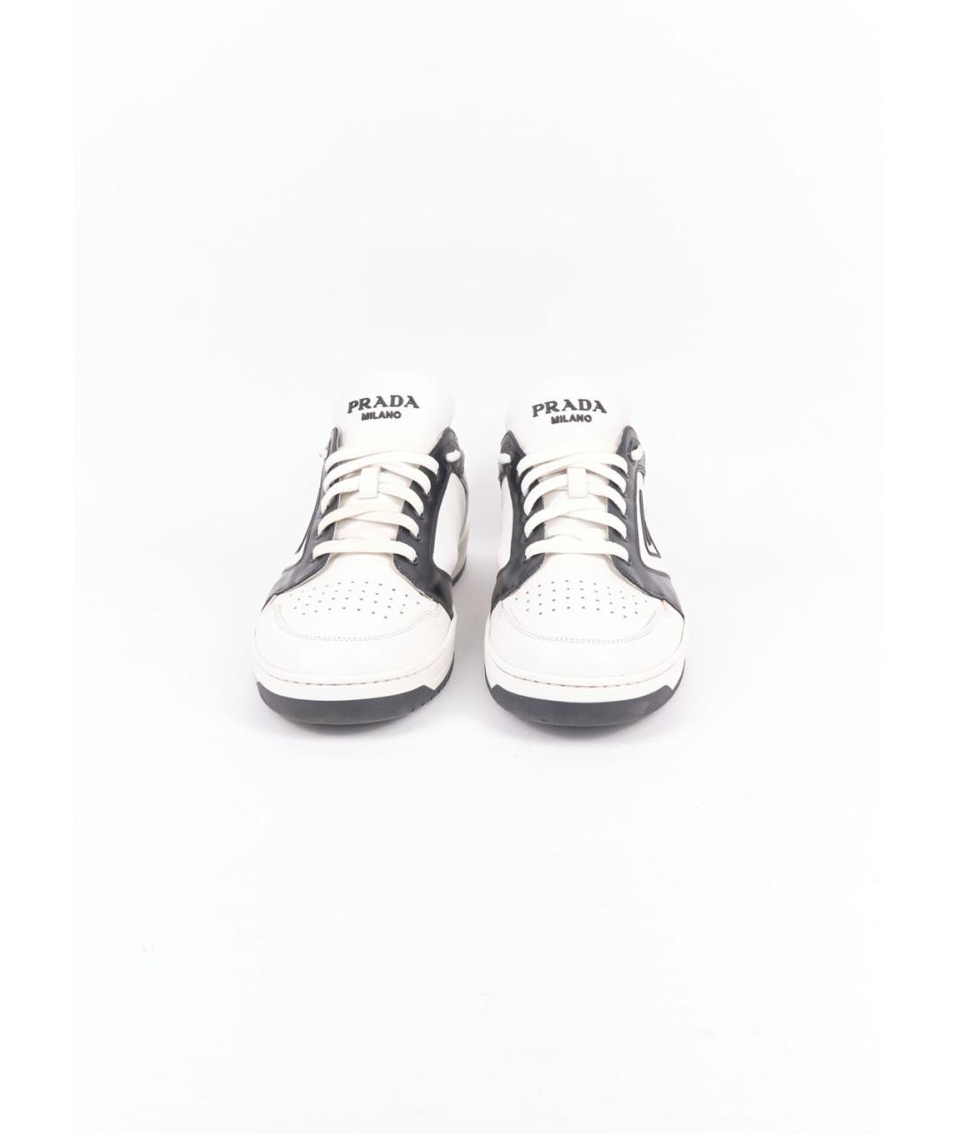 PRADA Белые кожаные низкие кроссовки / кеды, фото 2