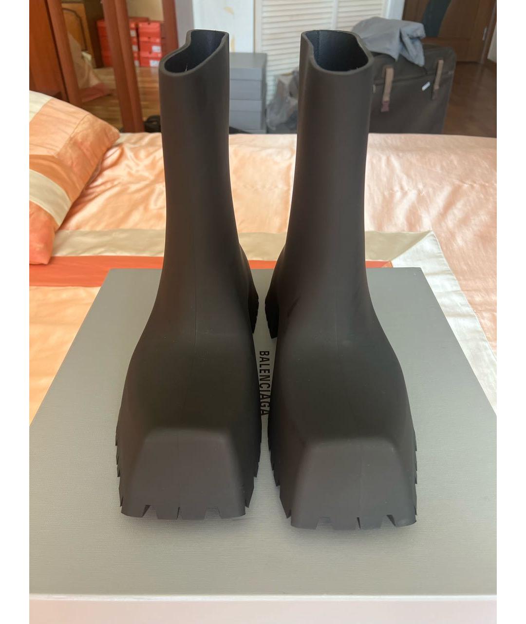 BALENCIAGA Черные резиновые высокие ботинки, фото 2