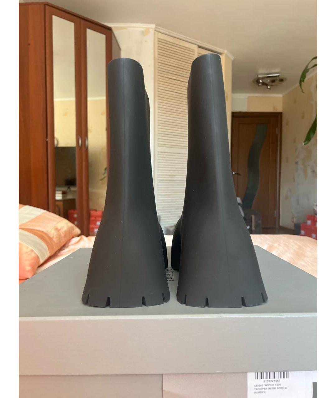 BALENCIAGA Черные резиновые высокие ботинки, фото 4