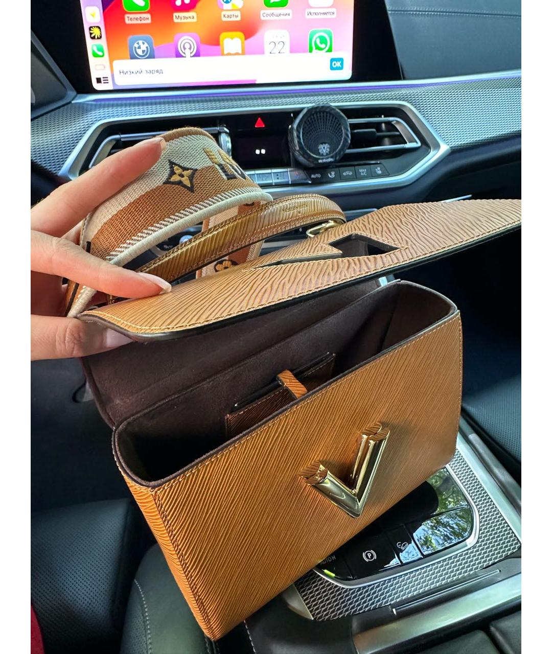 LOUIS VUITTON PRE-OWNED Горчичная кожаная сумка с короткими ручками Twist  для женщин – купить в интернет магазине с доставкой