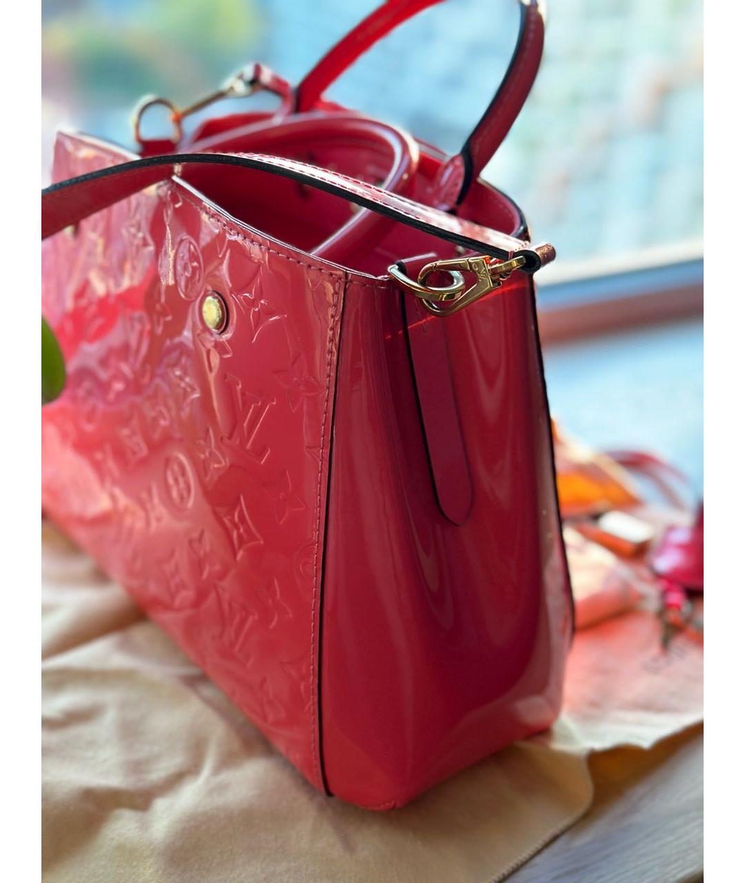 LOUIS VUITTON Коралловая сумка с короткими ручками из лакированной кожи, фото 7