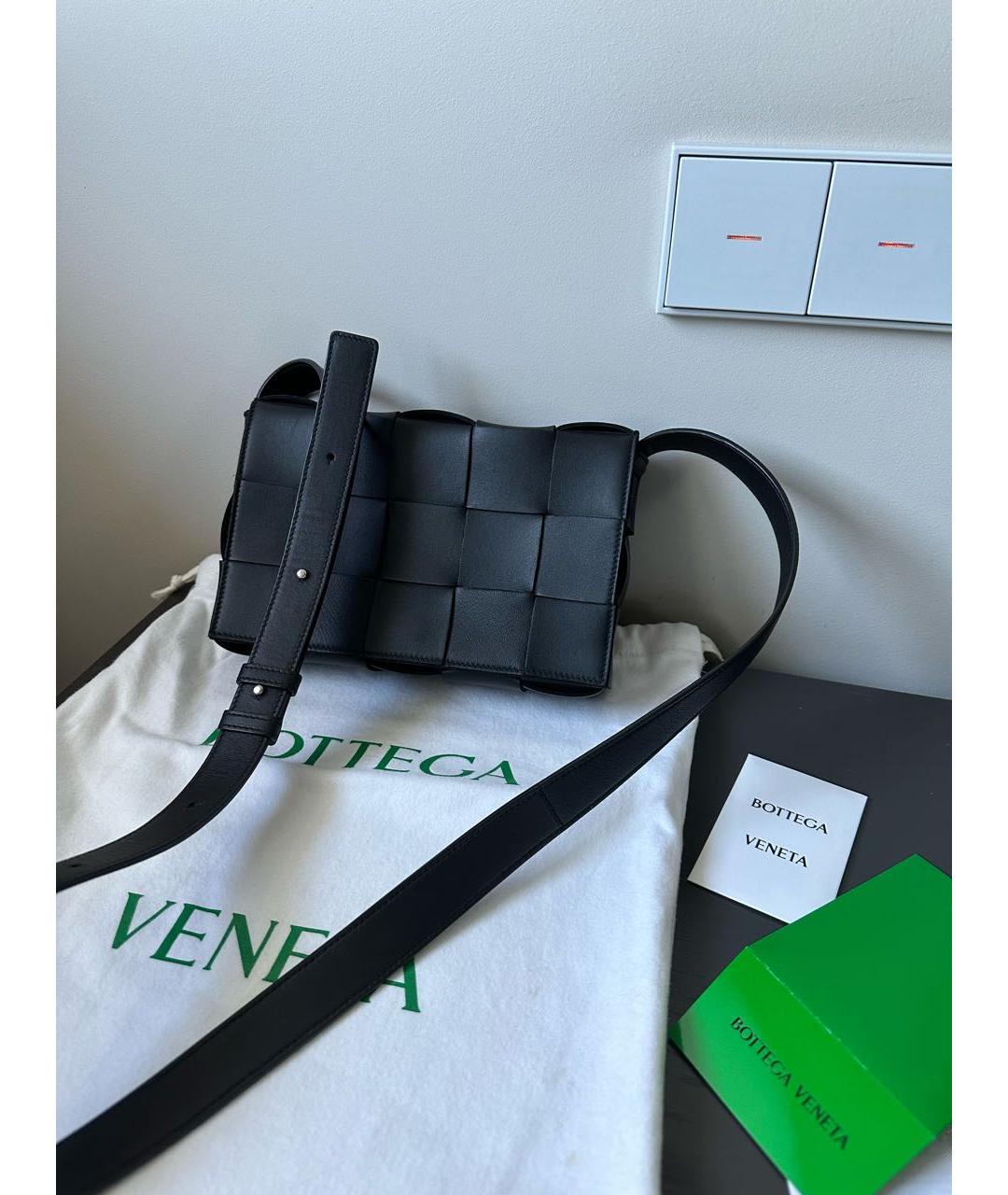 BOTTEGA VENETA Черная кожаная сумка через плечо, фото 2