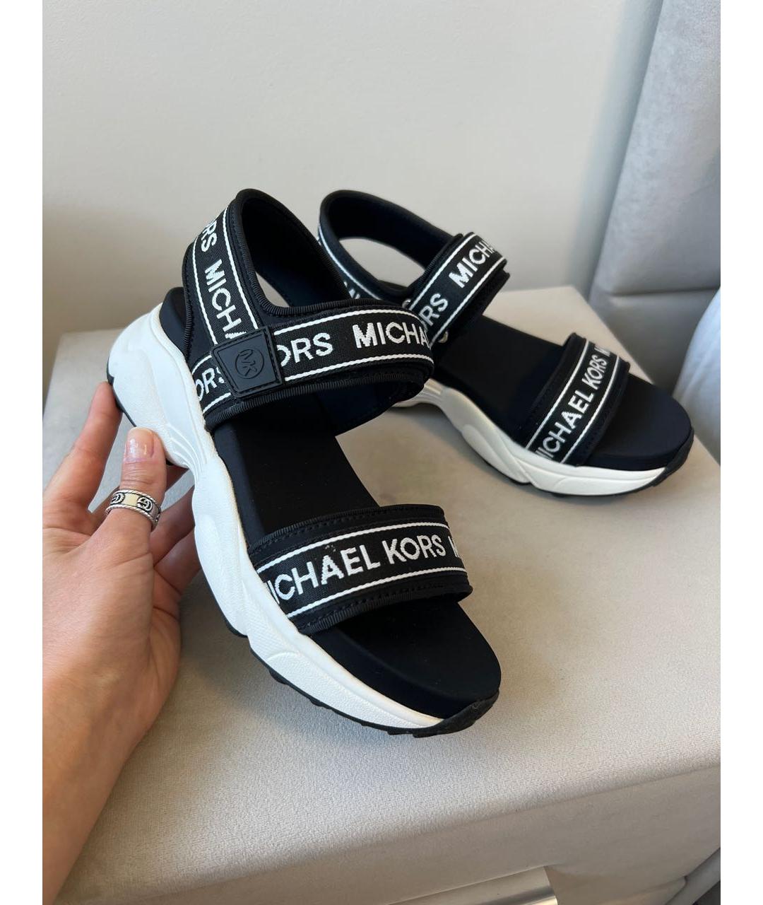 MICHAEL KORS Черные текстильные сандалии, фото 2