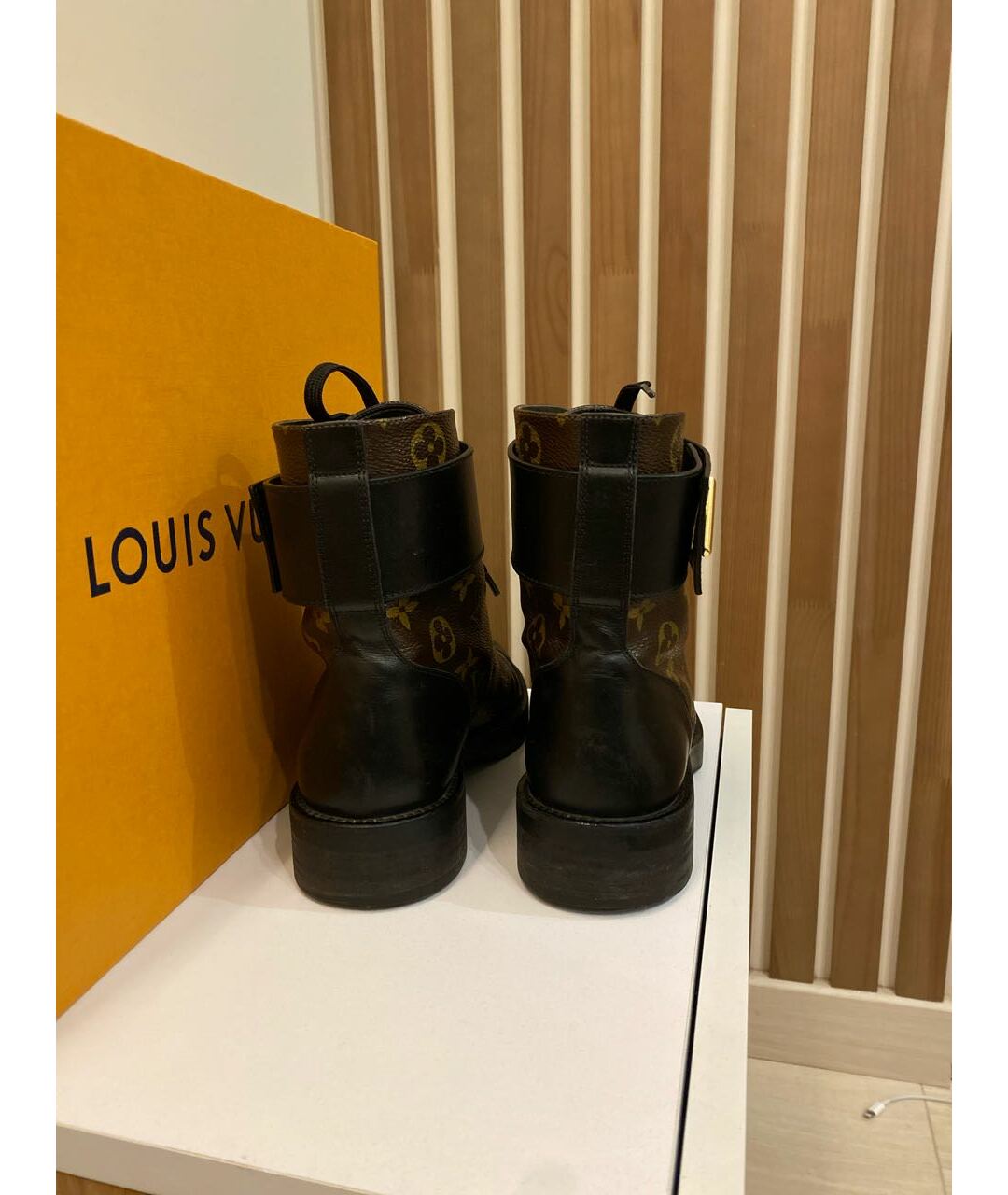 LOUIS VUITTON PRE-OWNED Коричневые ботинки из экзотической кожи, фото 4