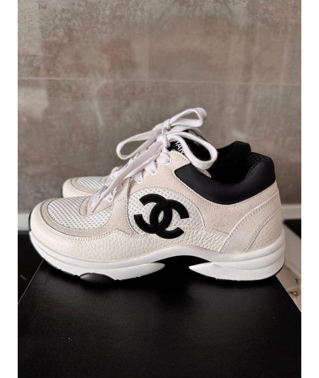 CHANEL PRE-OWNED Белые кожаные кроссовки, фото 5