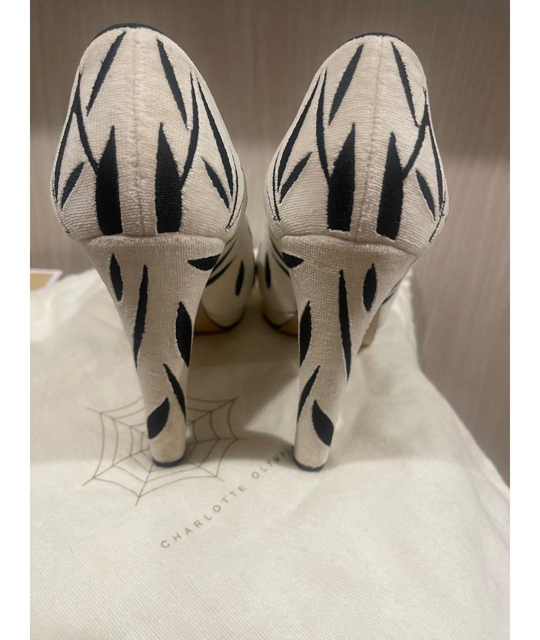 CHARLOTTE OLYMPIA Белые бархатные туфли, фото 3