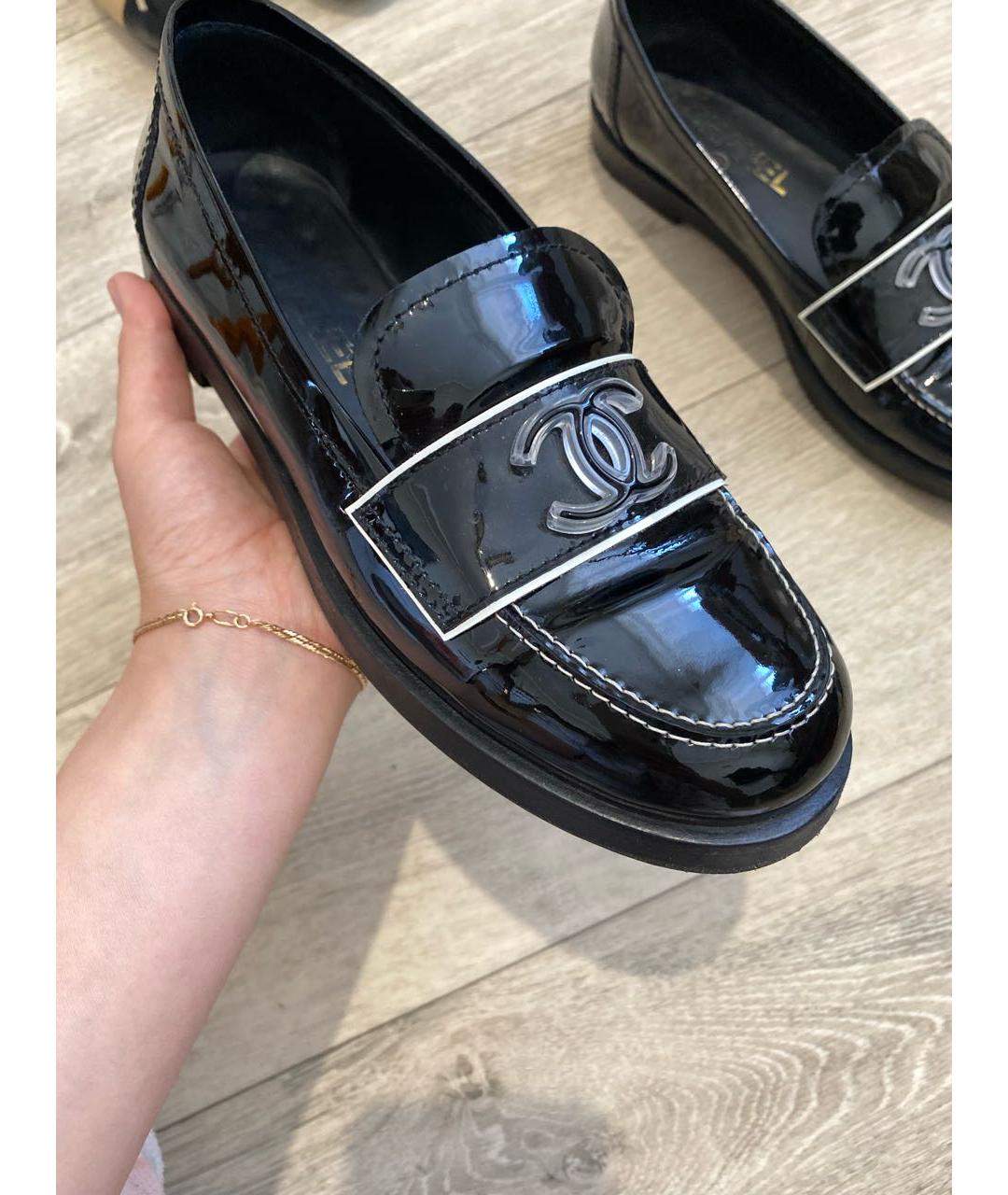 CHANEL Черные лоферы из лакированной кожи, фото 4