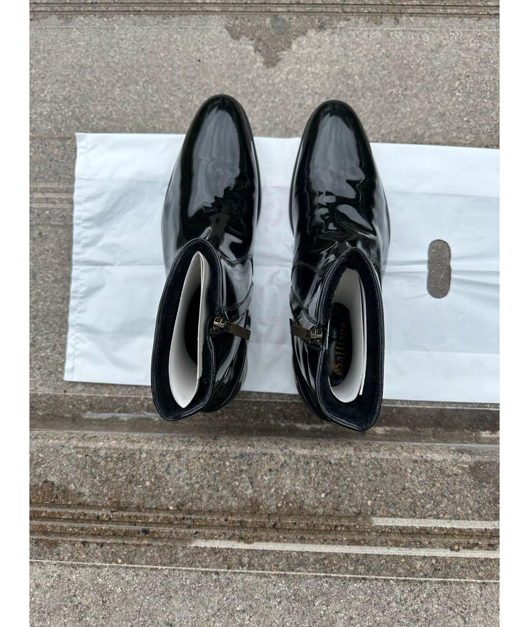 JOHN GALLIANO Черные высокие ботинки из лакированной кожи, фото 3