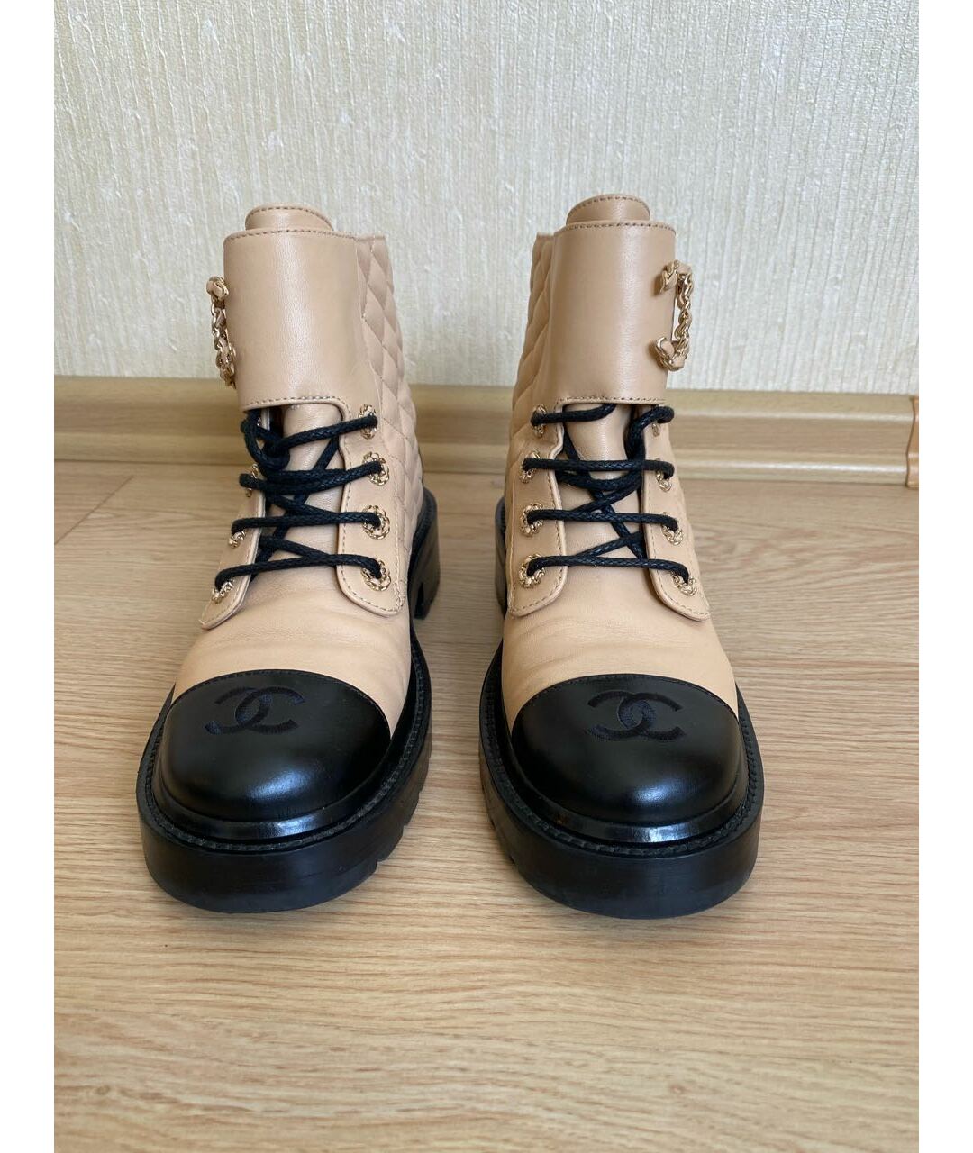 CHANEL PRE-OWNED Бежевые кожаные ботинки, фото 2