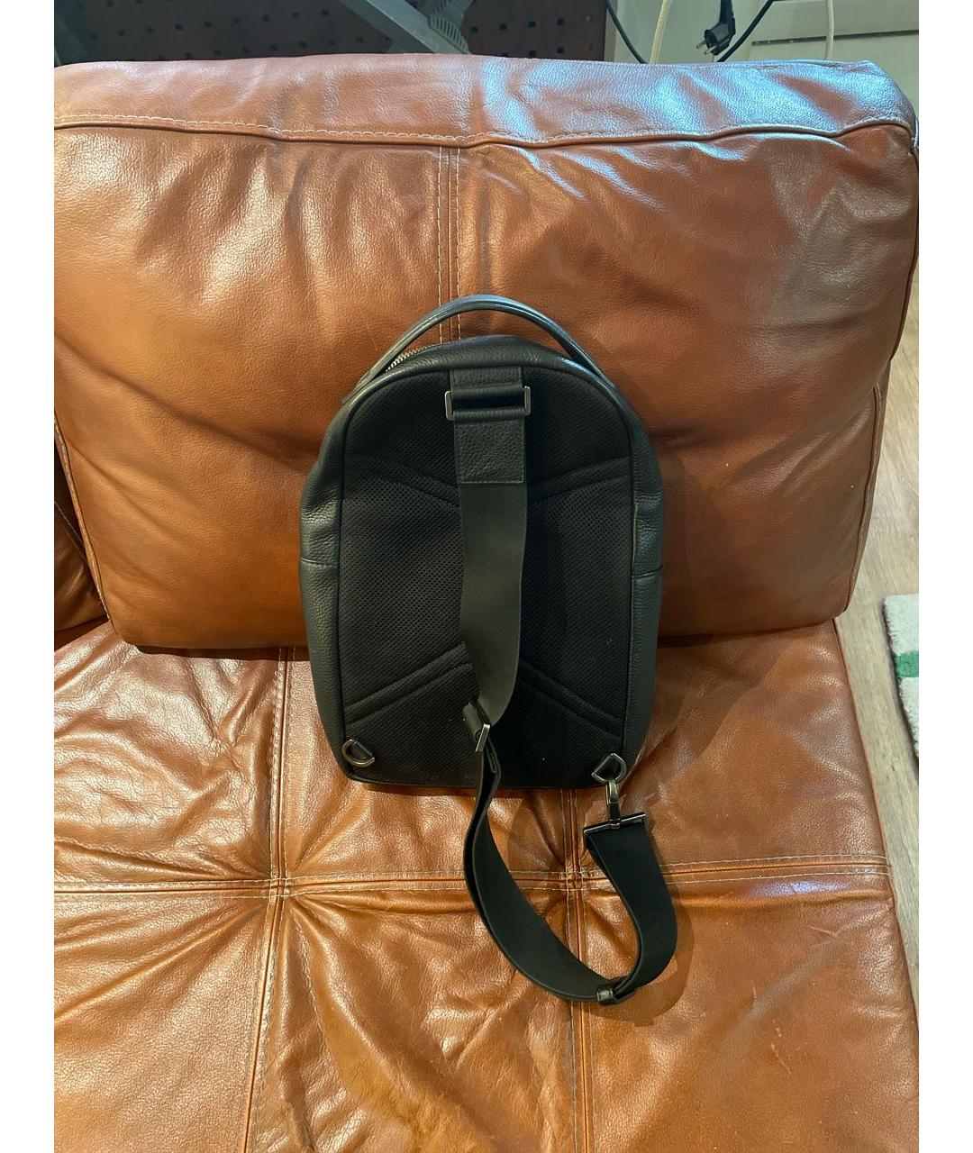 SALVATORE FERRAGAMO Черный кожаный рюкзак, фото 3